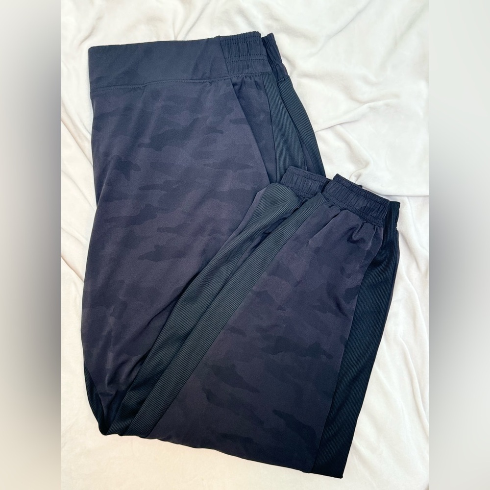 Athleta camo Brooklyn lined jogger